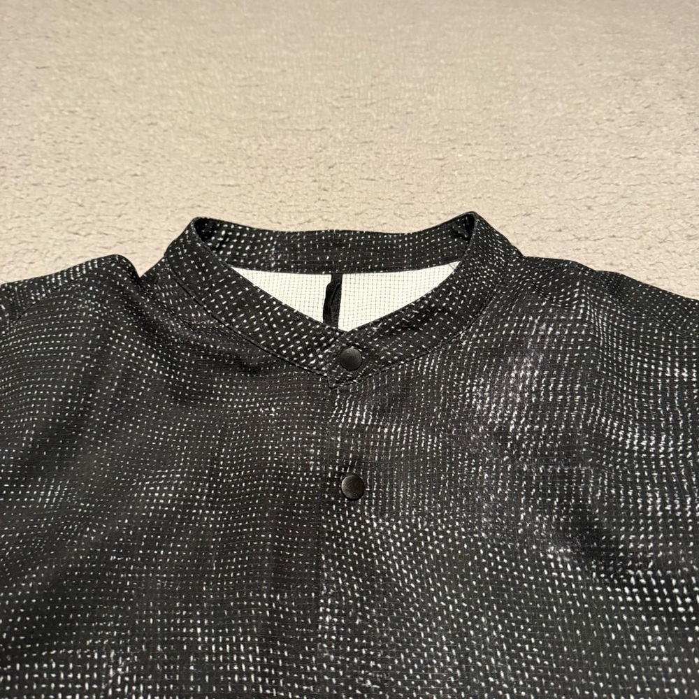 Lululemon Airing Easy Stand Collar Shirt Mens Size M Digital Drift Black Multi - Picture 4 of 10